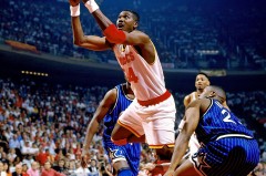 湖人队德里克·罗斯球衣退役 詹姆斯封神引热议历史地位再成焦点